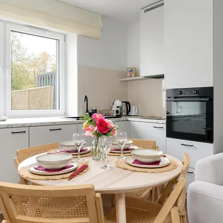 Klimatyzowane W Poznaniu Z Biurkiem Do Pracy Zdalnej By Renters Lejlighed Poznań