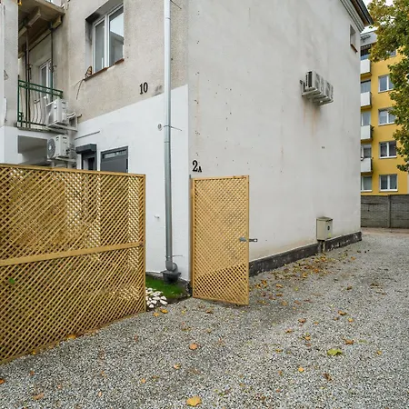 Lejlighed Klimatyzowane W Poznaniu Z Biurkiem Do Pracy Zdalnej By Renters Poznań