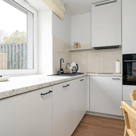 Lejlighed Klimatyzowane W Poznaniu Z Biurkiem Do Pracy Zdalnej By Renters
