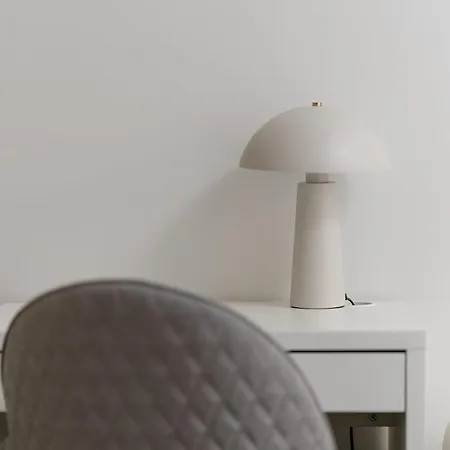 Klimatyzowane W Poznaniu Z Biurkiem Do Pracy Zdalnej By Renters Lejlighed Poznań